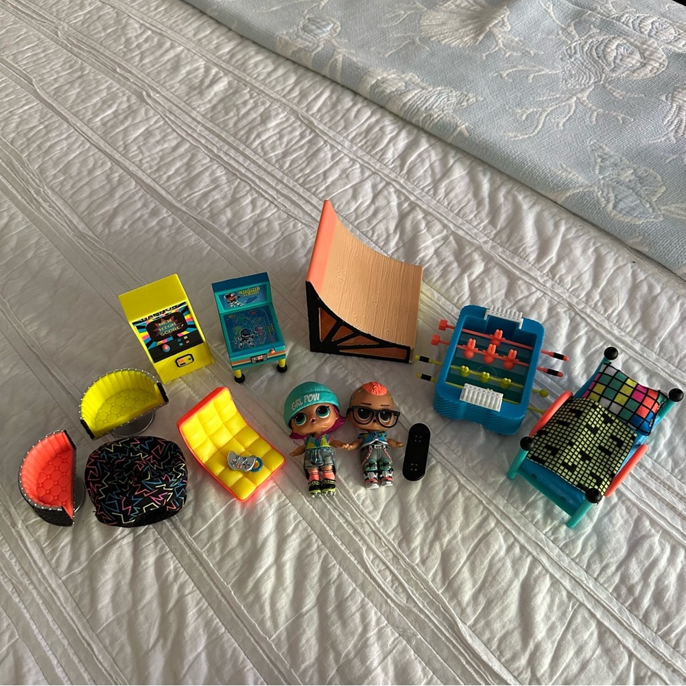 LOL Furniture and Dolls Lot Game Room Skateboard Park Clubhouse Accessories